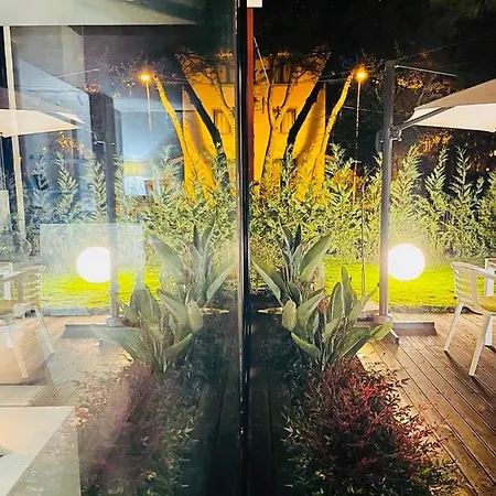 Deluxe Garden At Marea غوليم