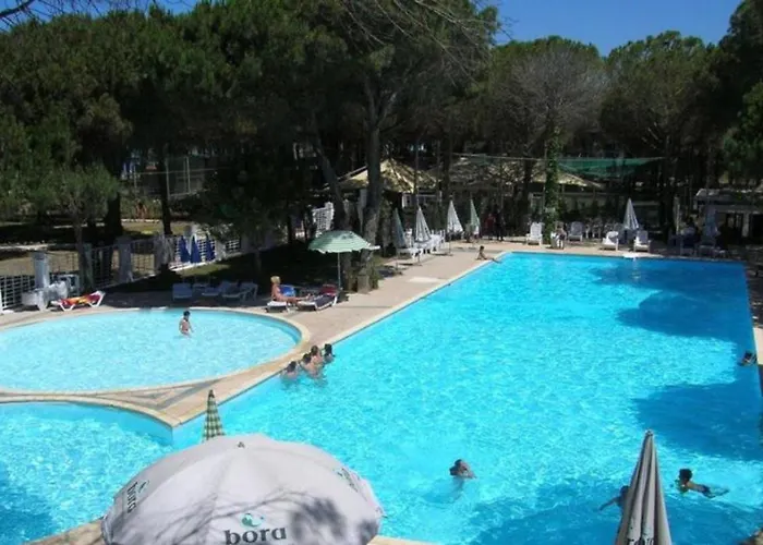 Deluxe Garden At Marea Golem (Tirana)