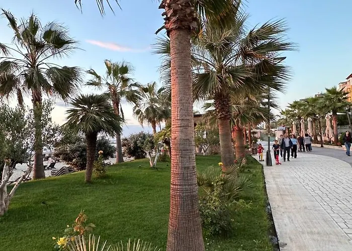 Deluxe Garden At Marea Golem (Tirana)