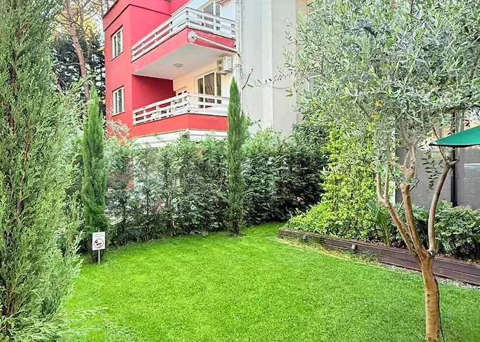Deluxe Garden At Marea Golem (Tirana)