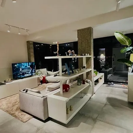 Deluxe Garden At Marea 골렘