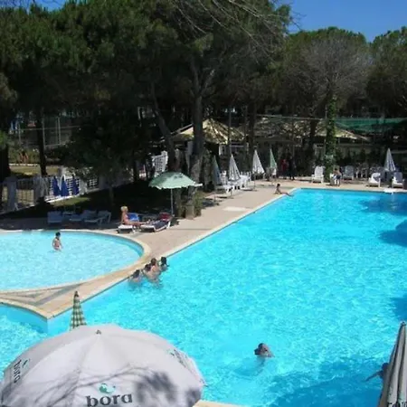 Deluxe Garden At Marea Golem (Tirana)