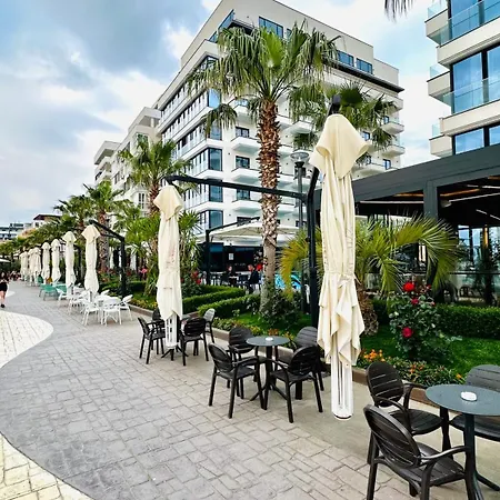 Deluxe Garden At Marea