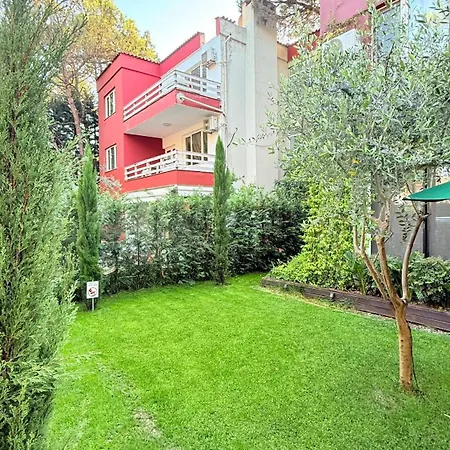 Deluxe Garden At Marea Golem (Tirana)