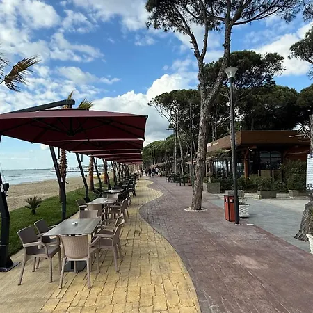 Deluxe Garden At Marea