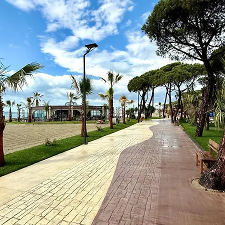 아파트 Deluxe Garden At Marea