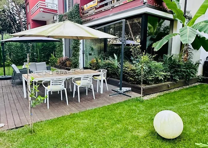 Deluxe Garden At Marea アパート