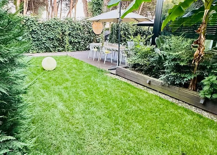 Deluxe Garden At Marea