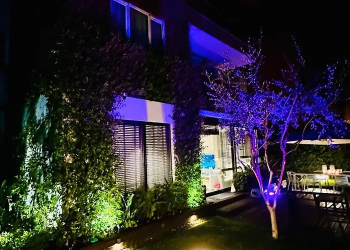 Deluxe Garden At Marea 아파트 *