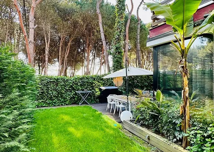 Deluxe Garden At Marea 골렘