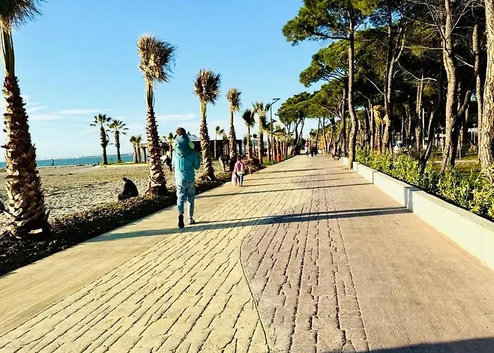 Deluxe Garden At Marea アパート ゴーレム