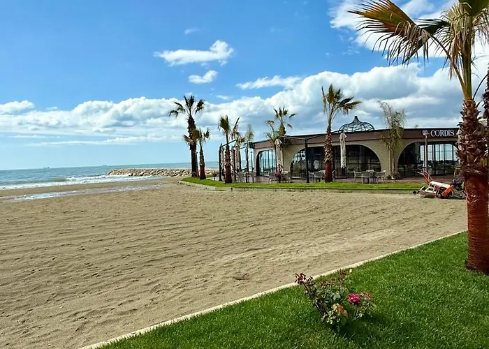 Deluxe Garden At Marea アパート ゴーレム