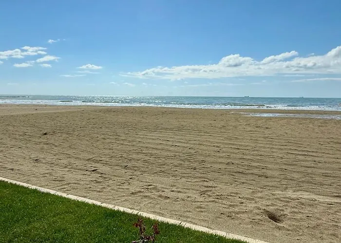 Deluxe Garden At Marea 아파트 *